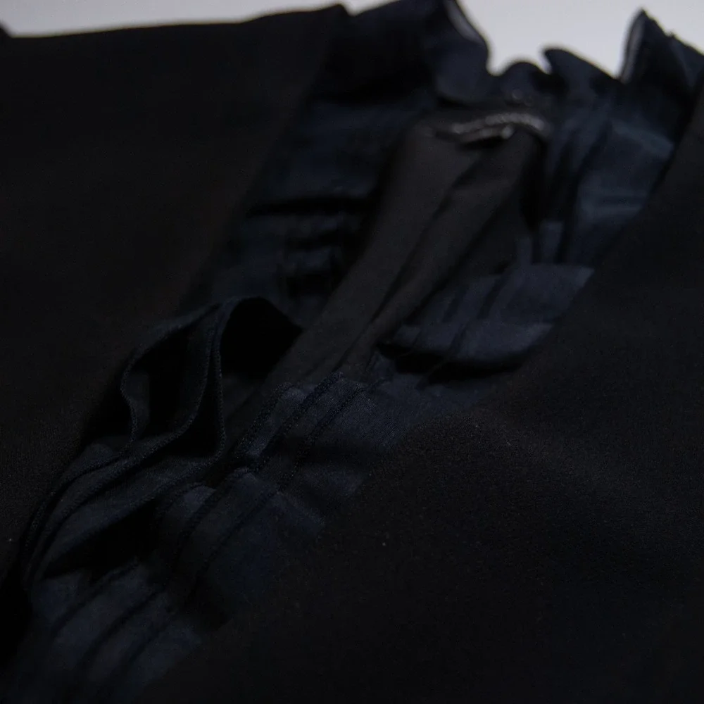 Ann Taylor Black Ruffle Front Blazer Jacket Size 6‎ Career Office Removable
